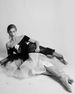 Clara Berry feet photo 9