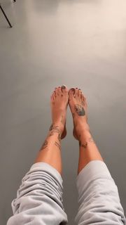 Clara Berry feet photo 5