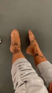 Clara Berry feet photo 3