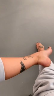 Clara Berry feet photo 2