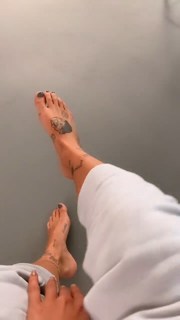 Clara Berry feet photo 19