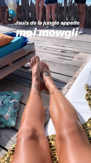 Clara Berry feet photo 3