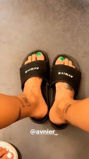 Clara Berry feet photo 11