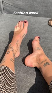 Clara Berry feet photo 16