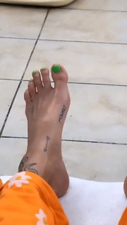 Clara Berry feet photo 8