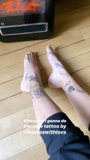 Clara Berry feet photo 13