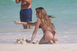 Clara Berry feet photo 4