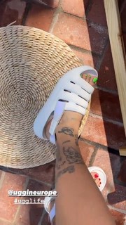 Clara Berry feet photo 20