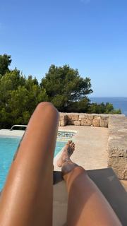 Clara Berry feet photo 13