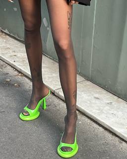 Clara Berry feet photo 5