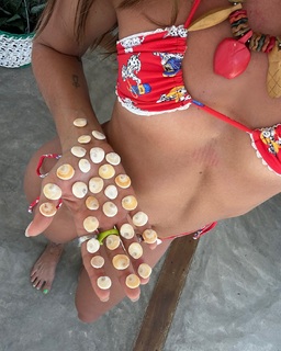 Clara Berry feet photo 10