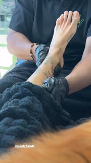 Clara Berry feet photo 11