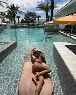 Clara Berry feet photo 10