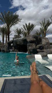 Clara Berry feet photo 4