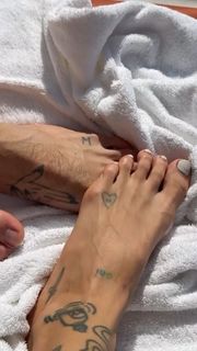 Clara Berry feet photo 20