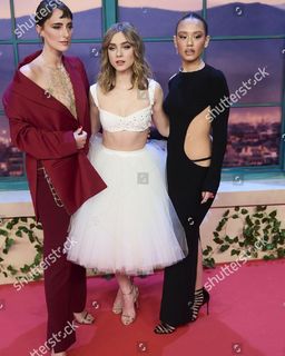 Clara Galle feet photo thumbnail