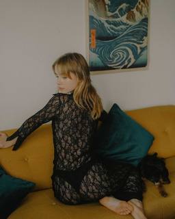 Clara Galle feet photo thumbnail