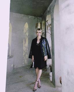 Clara Galle feet photo thumbnail