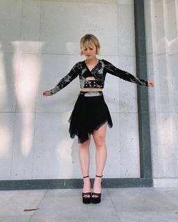 Clara Galle feet photo thumbnail