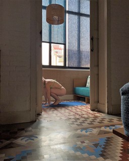 Clara Galle feet photo thumbnail