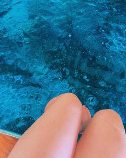 Clara Galle feet photo thumbnail