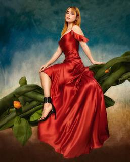 Clara Galle feet photo thumbnail