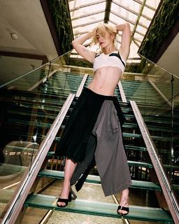 Clara Galle feet photo thumbnail