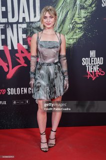 Clara Galle feet photo thumbnail