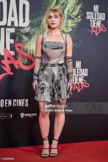 Clara Galle feet photo thumbnail