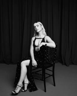 Clara Galle feet photo thumbnail