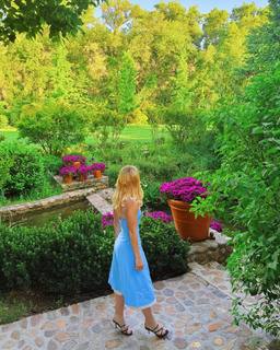 Clara Galle feet photo thumbnail