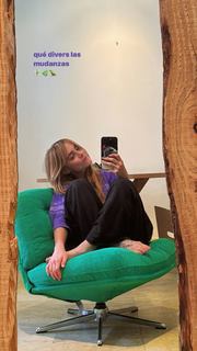 Clara Galle feet photo thumbnail