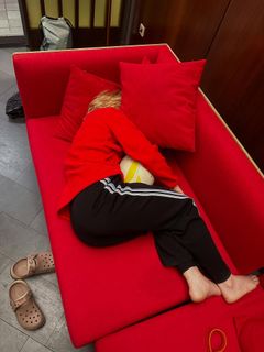 Clara Galle feet photo thumbnail