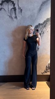 Clara Galle feet photo thumbnail