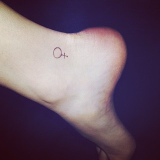 Clara Henry feet photo 10