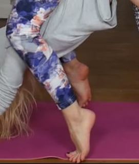 Clara Henry feet photo 5