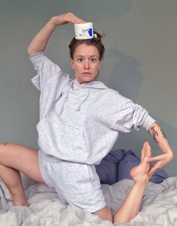 Clara Henry feet photo 11