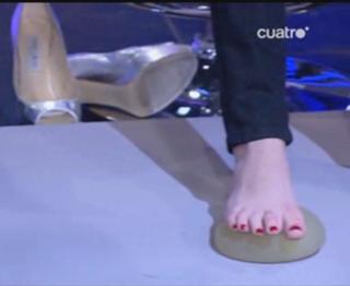 Clara Lago feet photo thumbnail