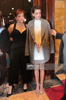 Clara Lago feet photo thumbnail