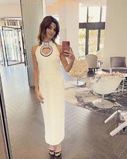 Clara Lago feet photo thumbnail