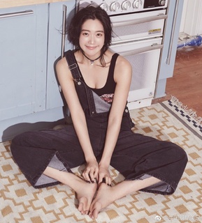 Clara Lee feet photo 12