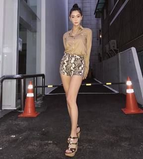 Clara Lee feet photo 2