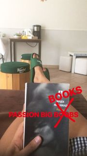 Clara Luciani feet photo 3
