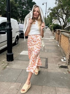 Clara Paget feet photo 7