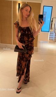 Clara Paget feet photo 2