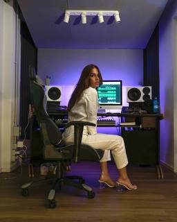 Clara Soccini feet photo thumbnail