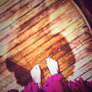 Clare Bowen feet photo 15