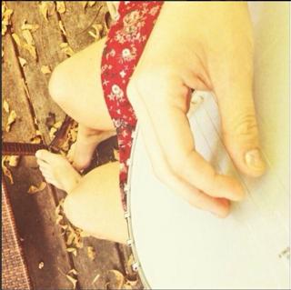 Clare Bowen feet photo 1