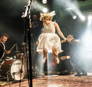 Clare Bowen feet photo 5