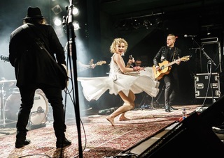 Clare Bowen feet photo 3